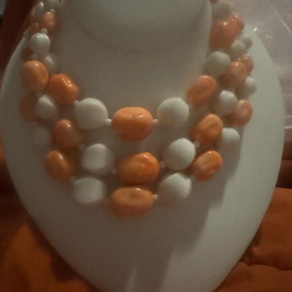 Jewelry - Vintage Layered Orange and White Bead Necklace - Women Jewelry